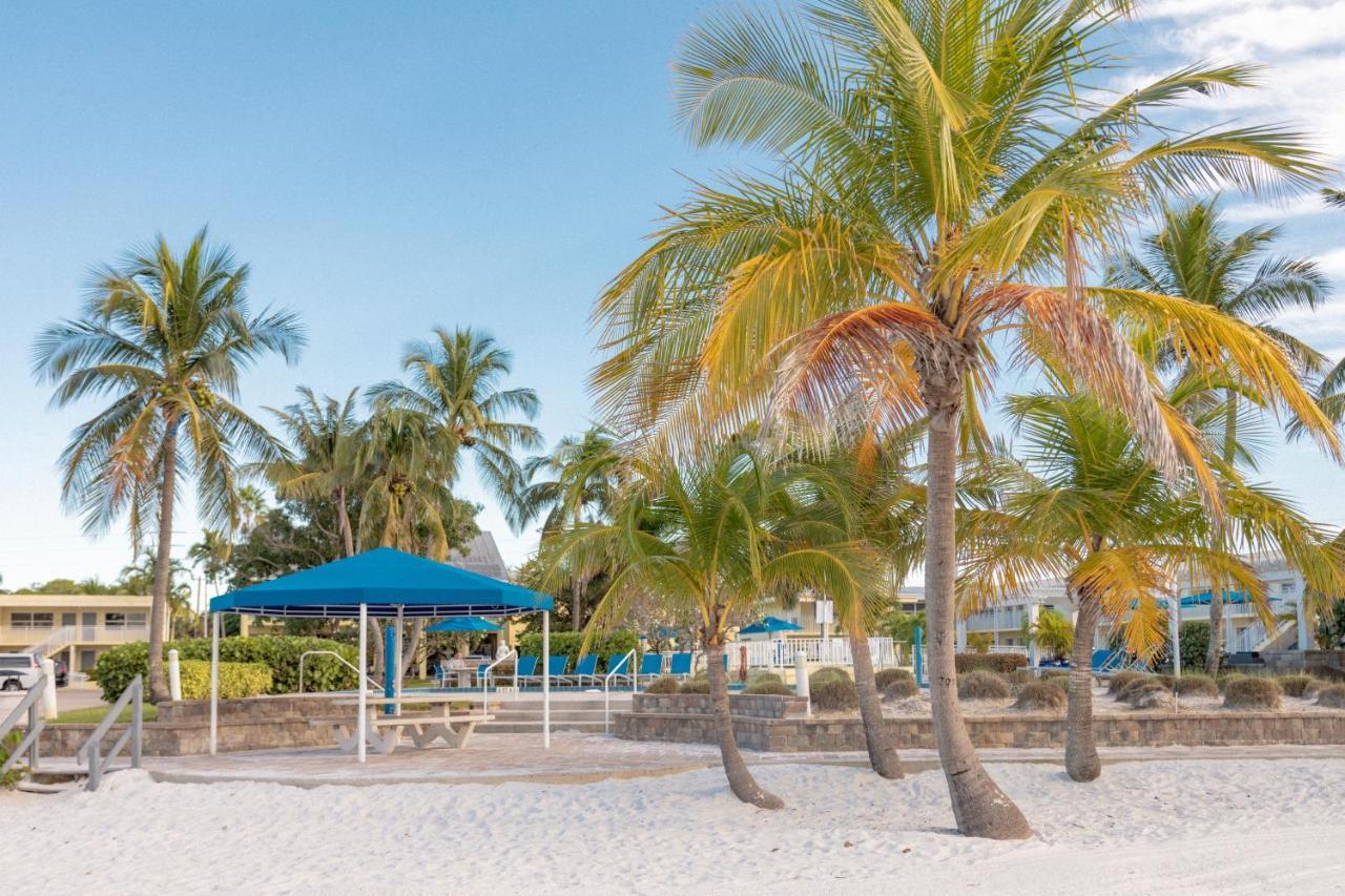 The Neptune Resort Fort Myers Beach Exterior photo