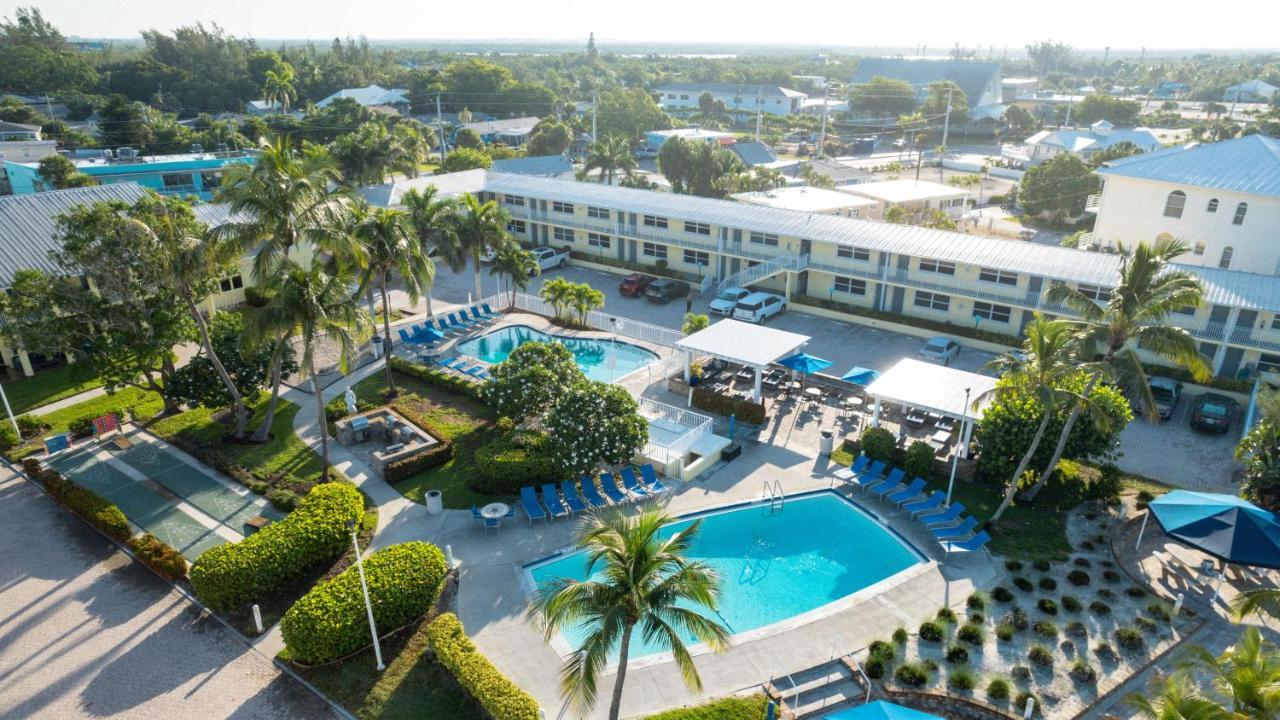 The Neptune Resort Fort Myers Beach Exterior photo